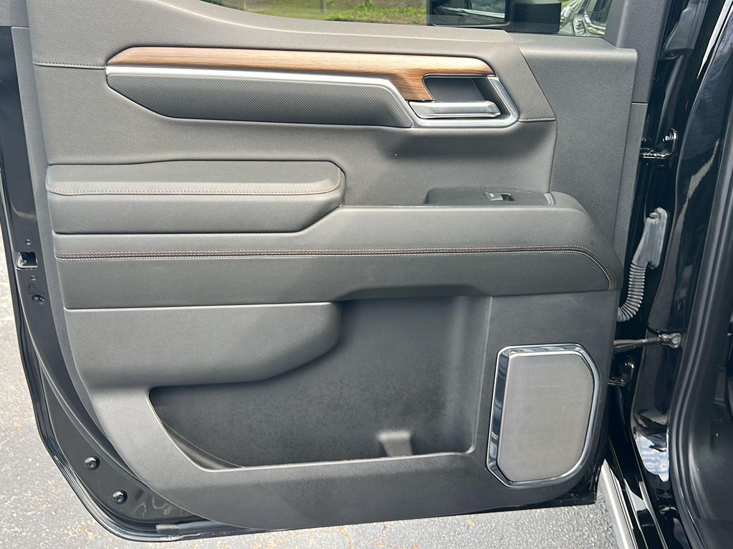 Used 2024 Black Chevrolet High Country image 18