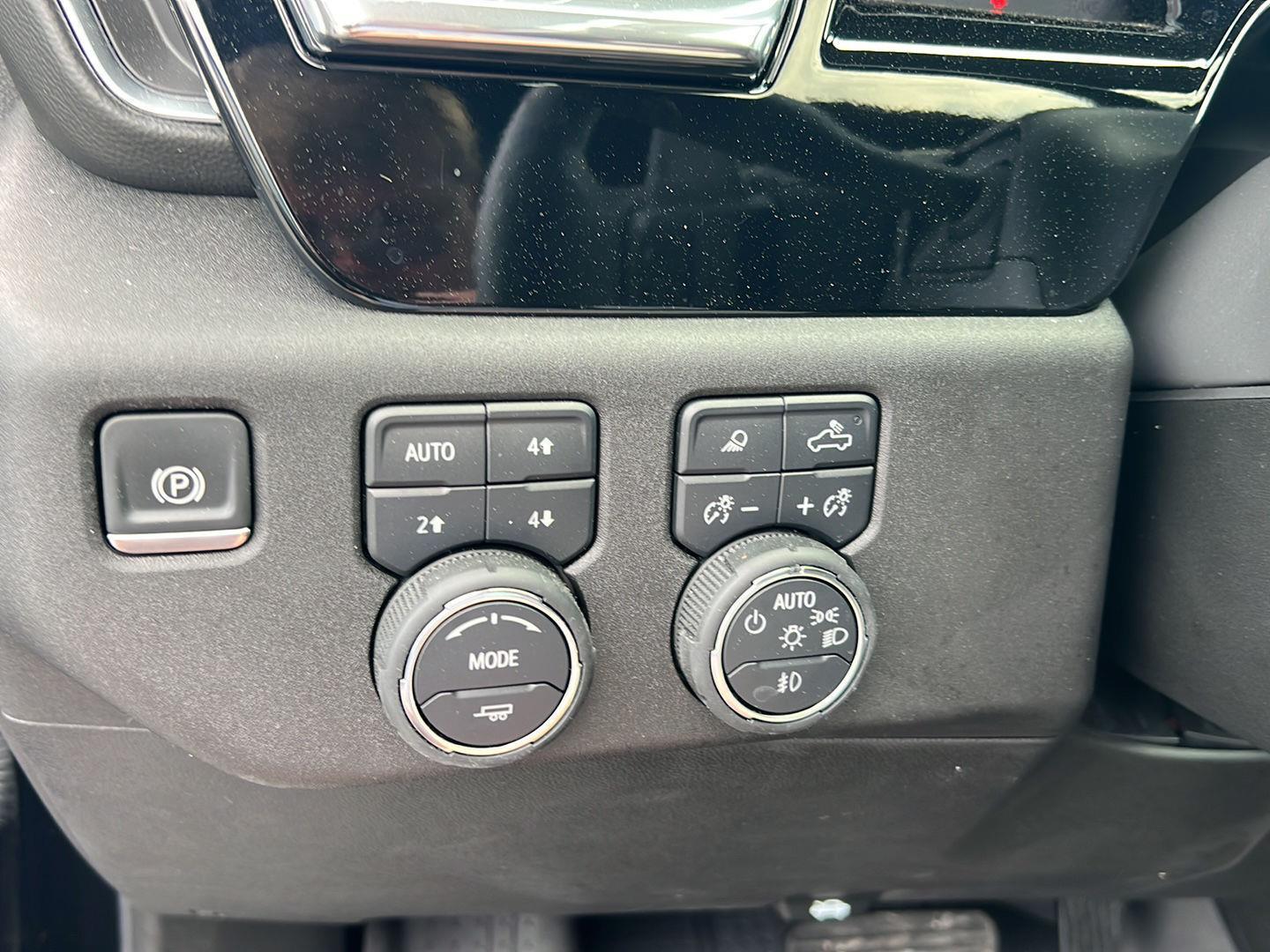 Used 2024 Black Chevrolet High Country image 20