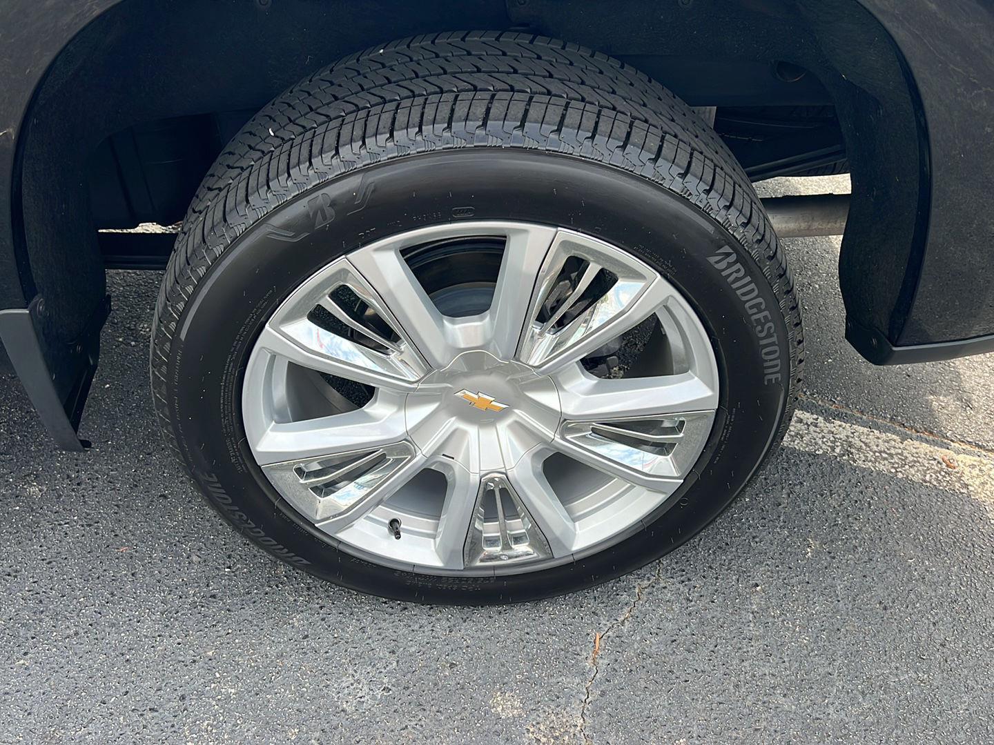 Used 2024 Black Chevrolet High Country image 40