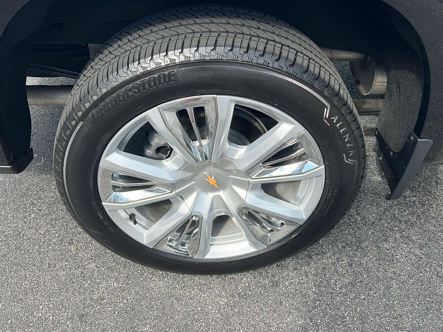 Used 2024 Black Chevrolet High Country image 41