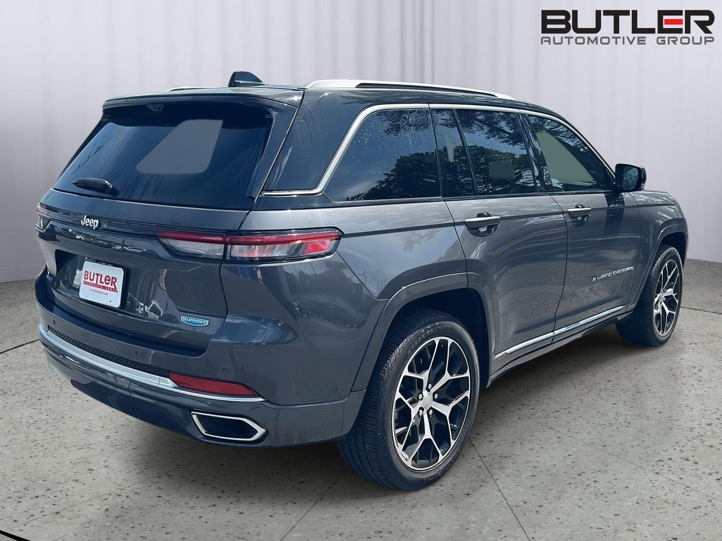 Used 2022 Baltic Gray Metallic Clearcoat Jeep Summit Reserve image 6