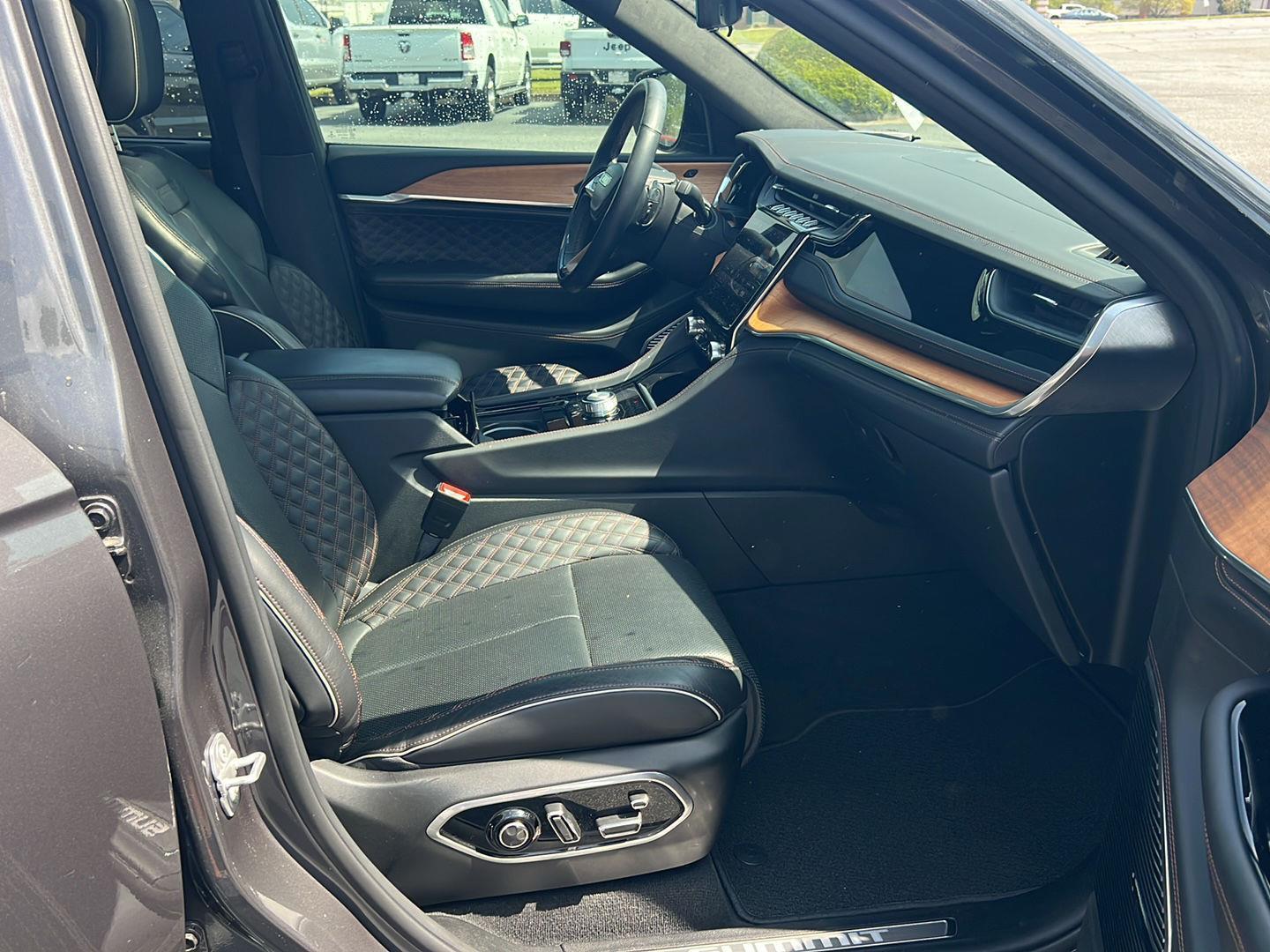 Used 2022 Baltic Gray Metallic Clearcoat Jeep Summit Reserve image 14