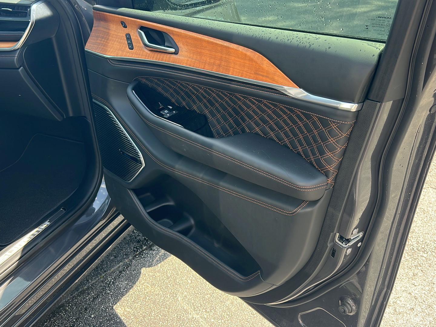 Used 2022 Baltic Gray Metallic Clearcoat Jeep Summit Reserve image 15