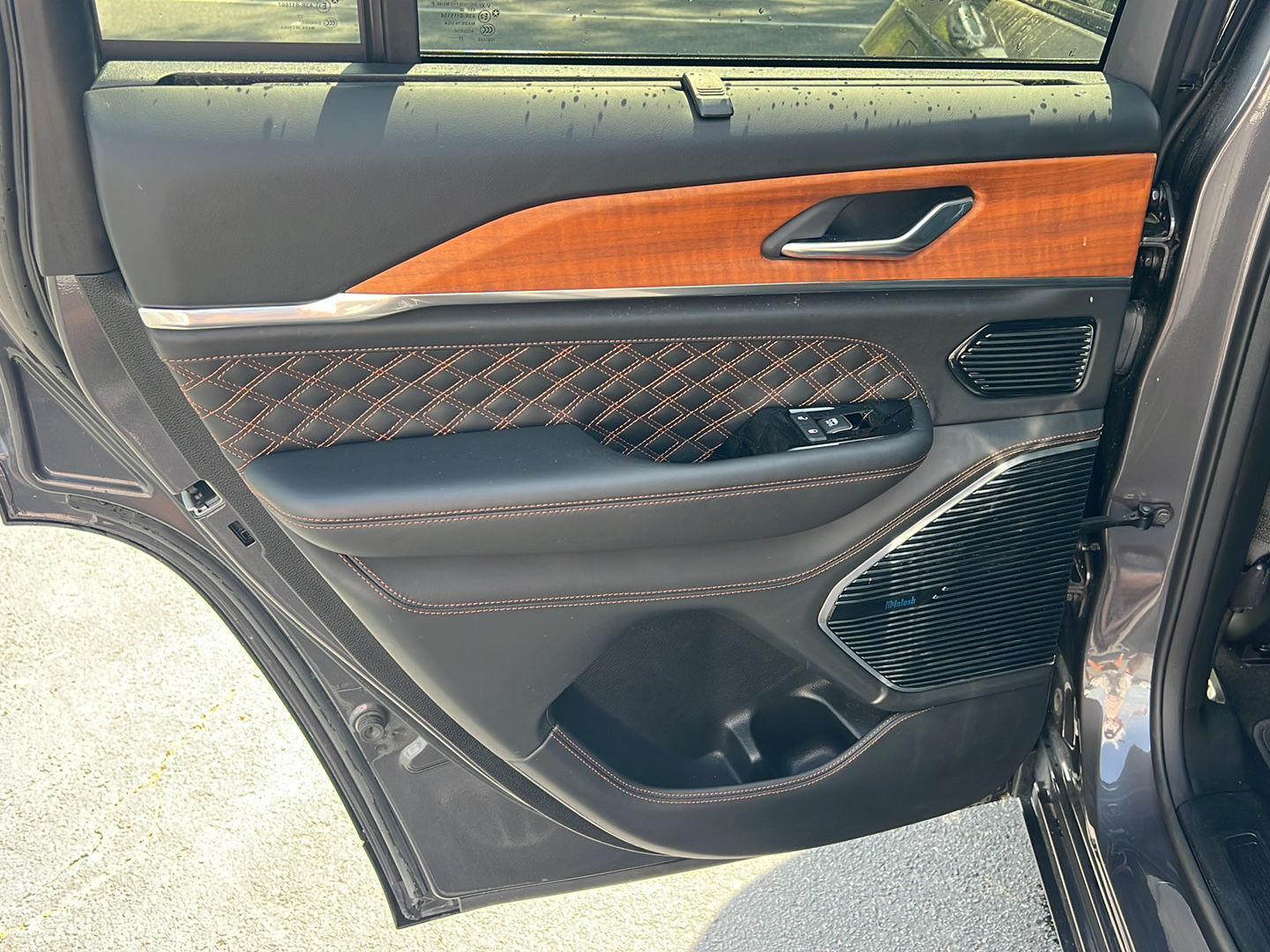 Used 2022 Baltic Gray Metallic Clearcoat Jeep Summit Reserve image 18