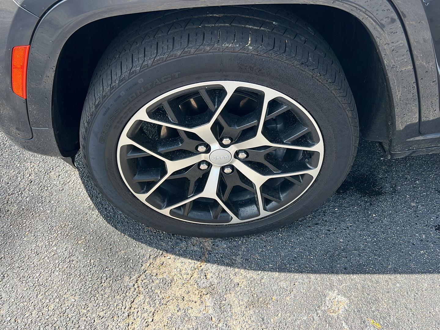 Used 2022 Baltic Gray Metallic Clearcoat Jeep Summit Reserve image 40