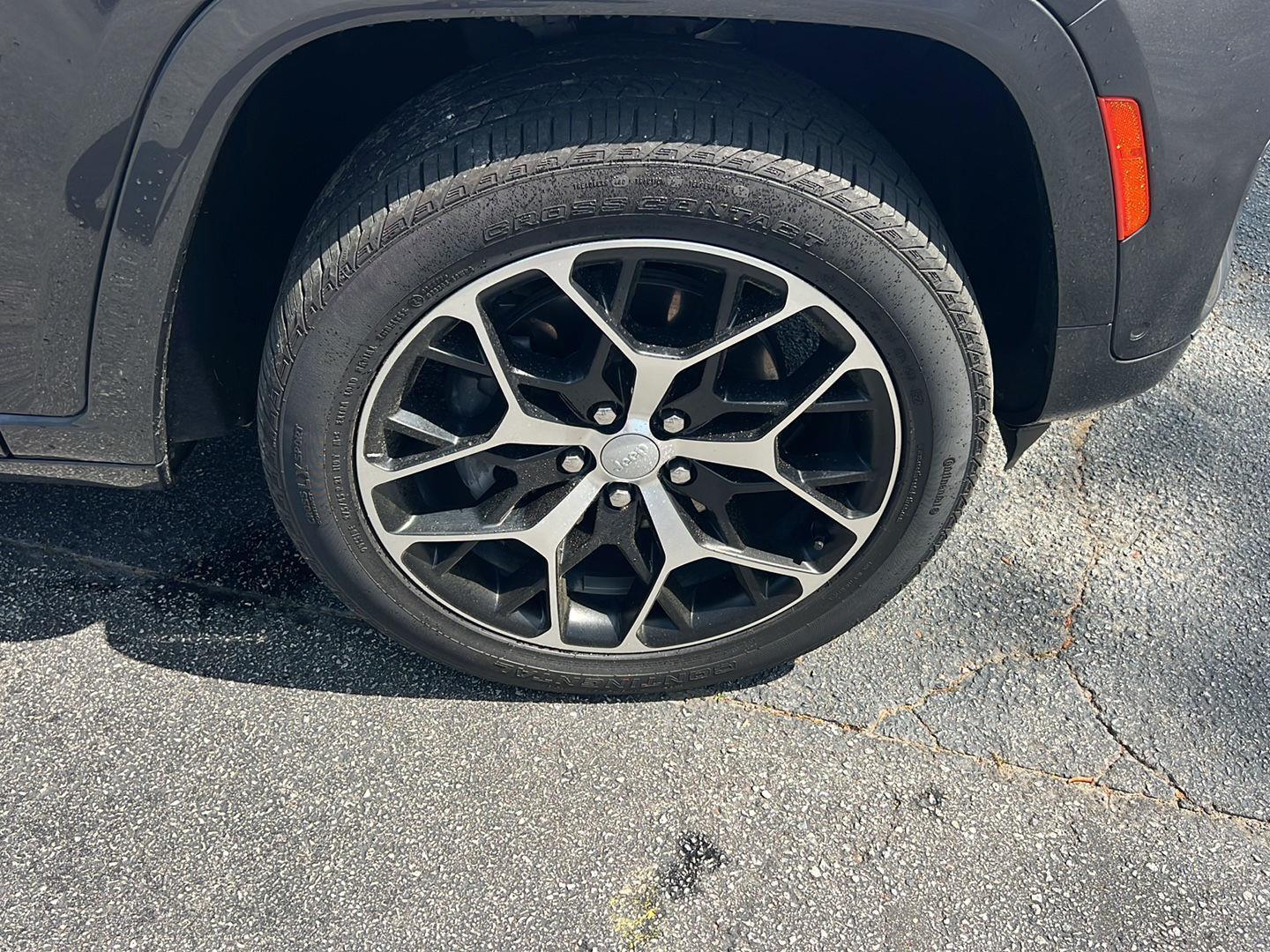 Used 2022 Baltic Gray Metallic Clearcoat Jeep Summit Reserve image 43