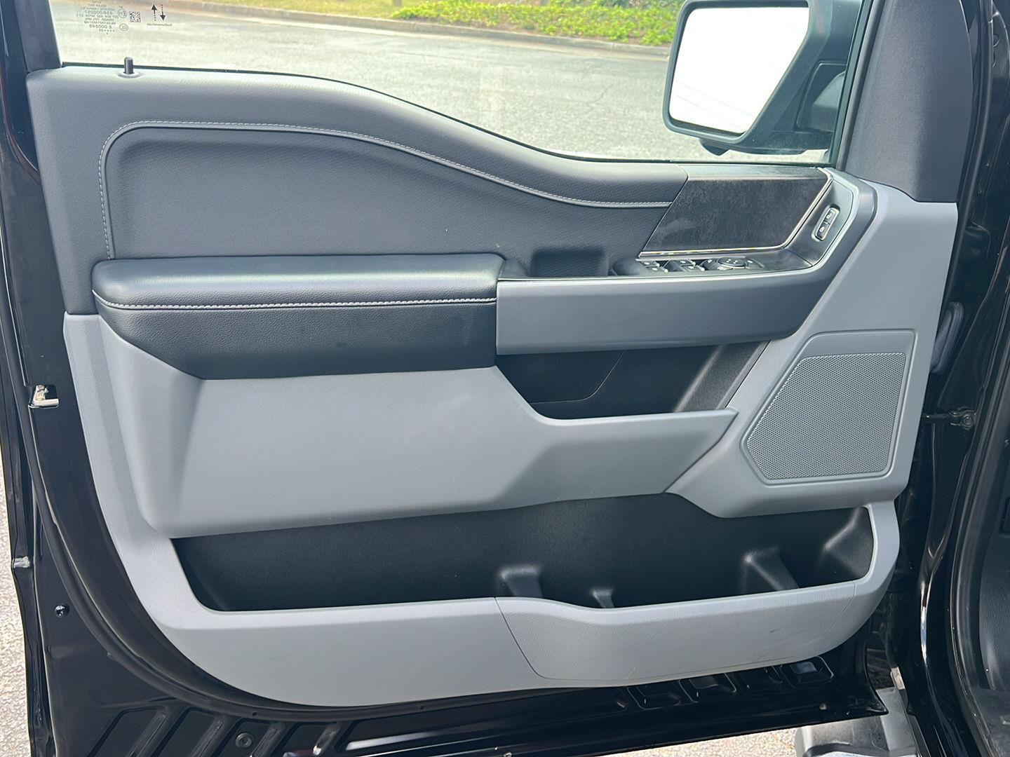 Used 2024 Agate Black Ford XLT image 16