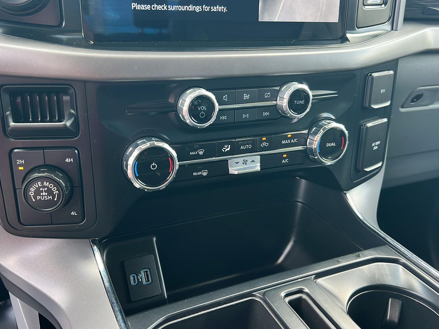 Used 2024 Agate Black Ford XLT image 28