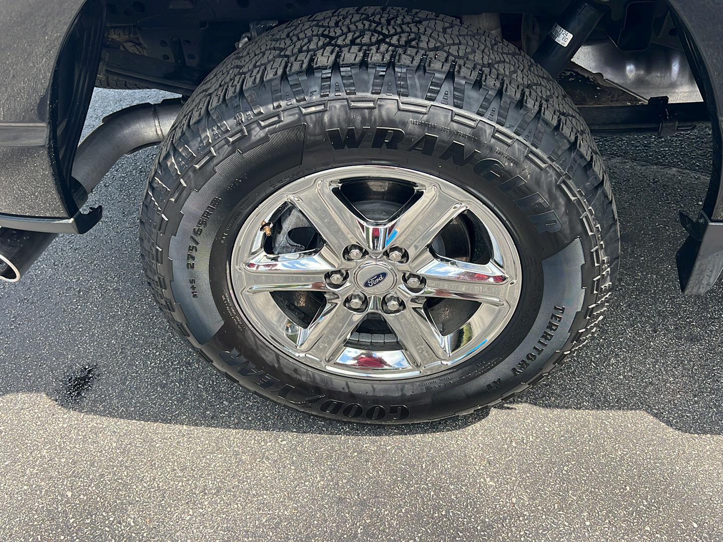 Used 2024 Agate Black Ford XLT image 39