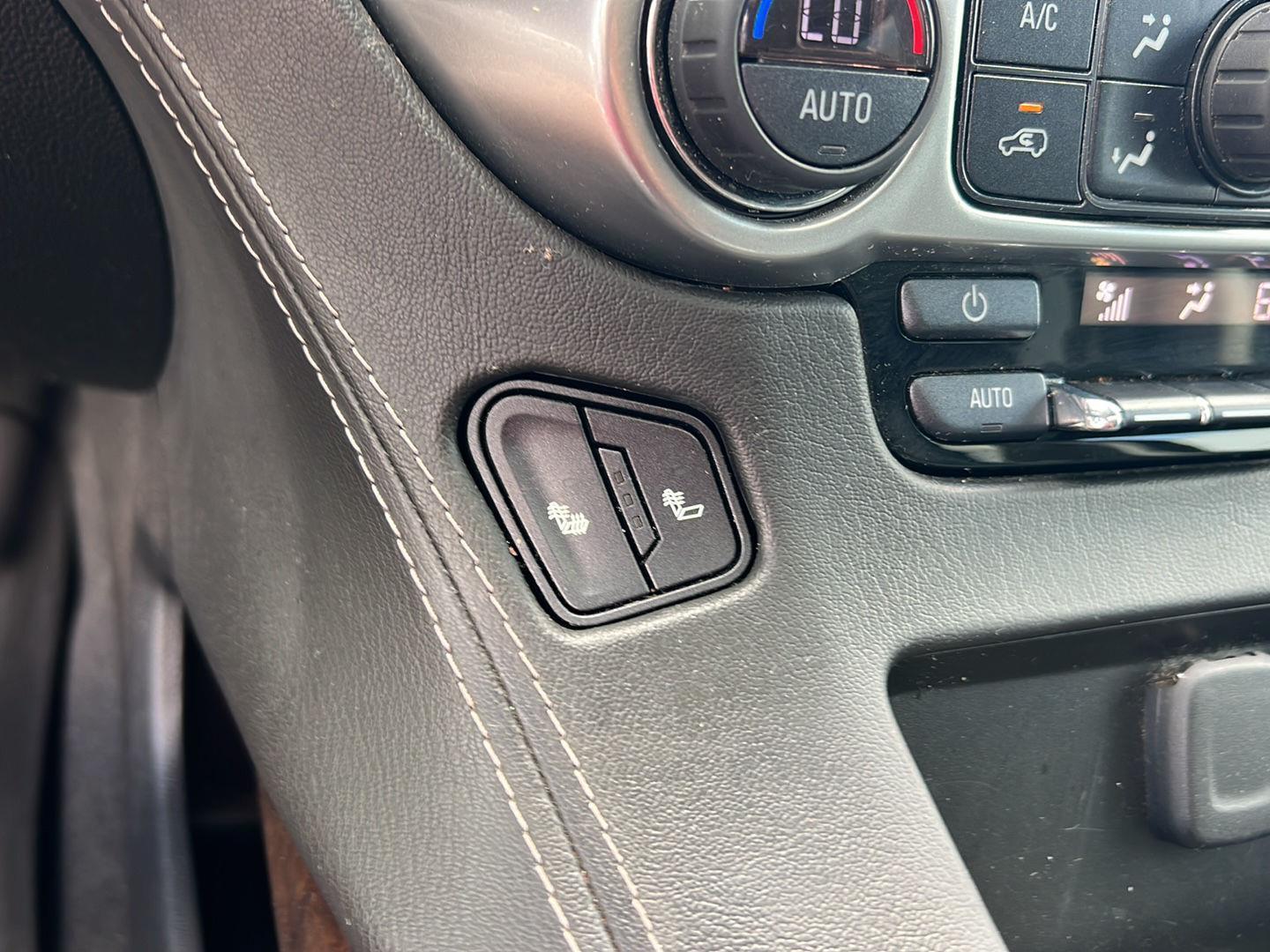 Used 2019 Shadow Gray Metallic Chevrolet LT image 29