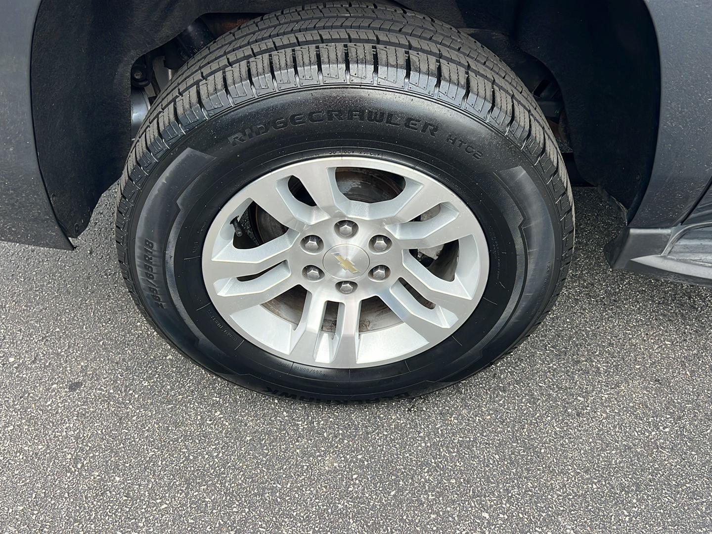 Used 2019 Shadow Gray Metallic Chevrolet LT image 41