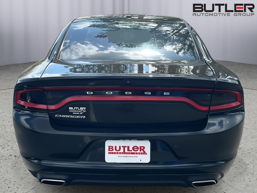 Used 2019 Pitch Black Clearcoat Dodge SXT image 5