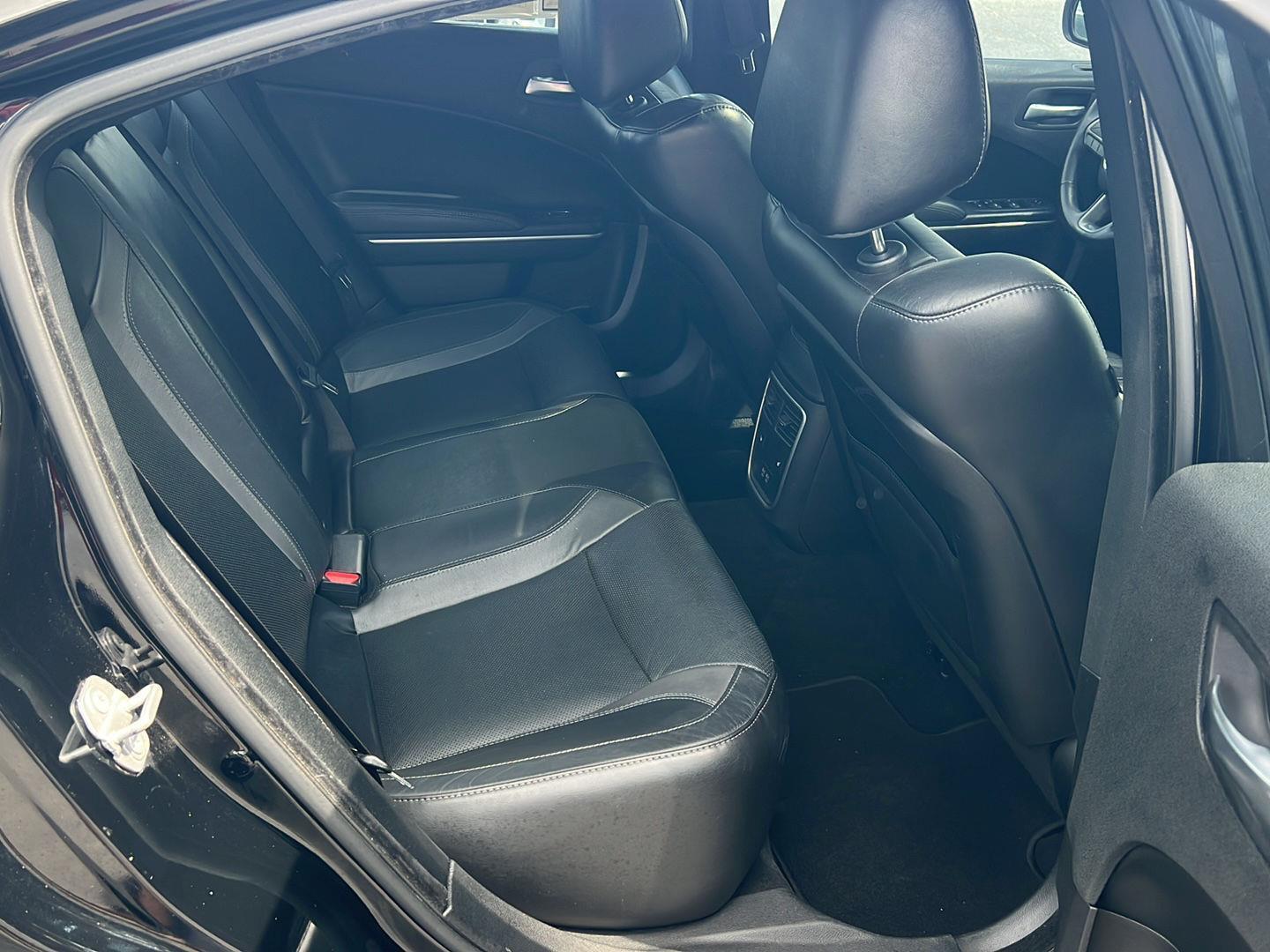 Used 2019 Pitch Black Clearcoat Dodge SXT image 13