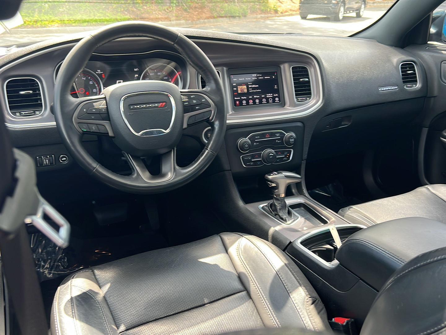 Used 2019 Pitch Black Clearcoat Dodge SXT image 19