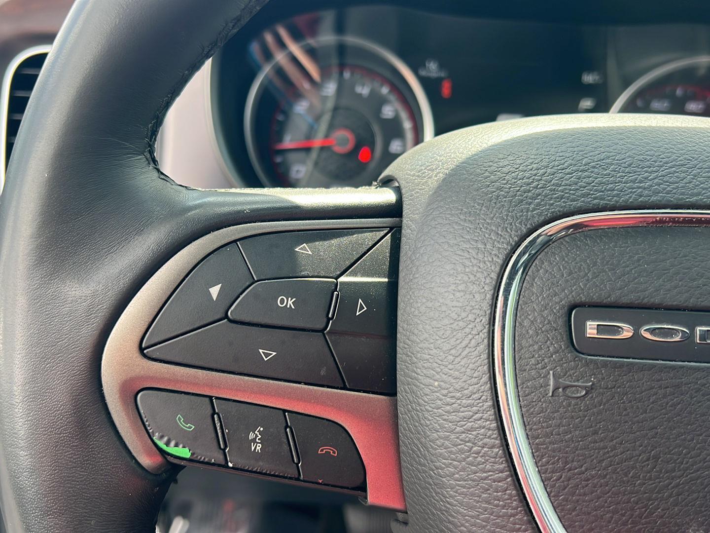 Used 2019 Pitch Black Clearcoat Dodge SXT image 22