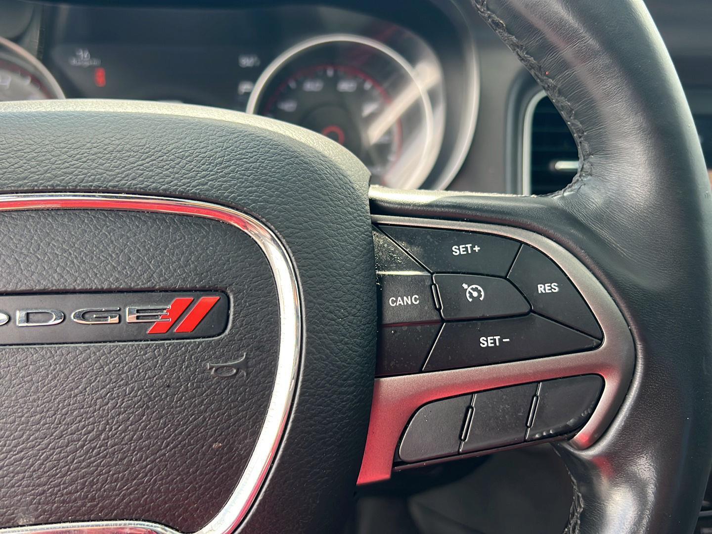 Used 2019 Pitch Black Clearcoat Dodge SXT image 23