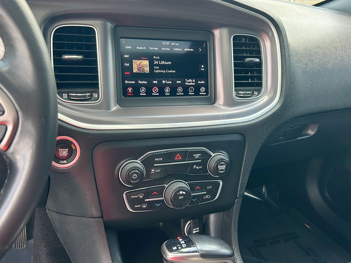 Used 2019 Pitch Black Clearcoat Dodge SXT image 25