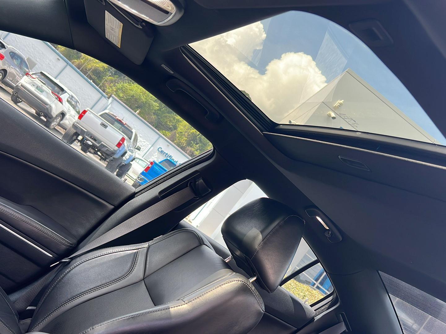 Used 2019 Pitch Black Clearcoat Dodge SXT image 34