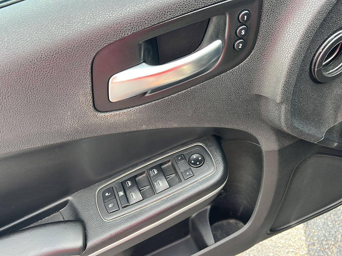 Used 2019 Pitch Black Clearcoat Dodge SXT image 35