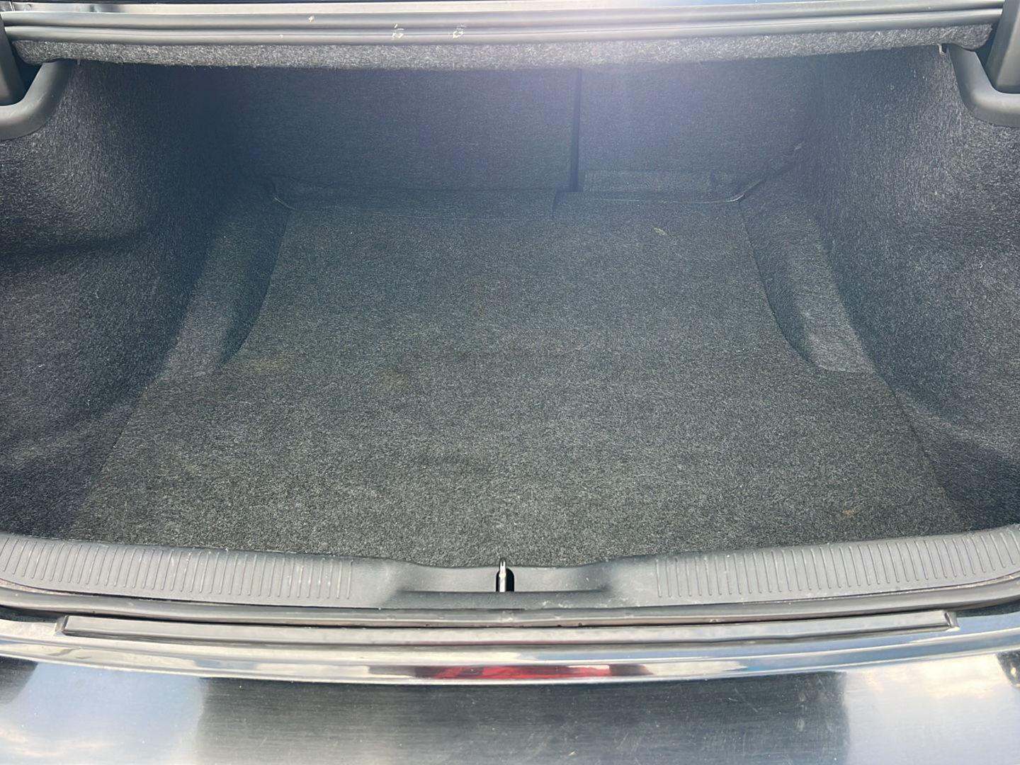 Used 2019 Pitch Black Clearcoat Dodge SXT image 36