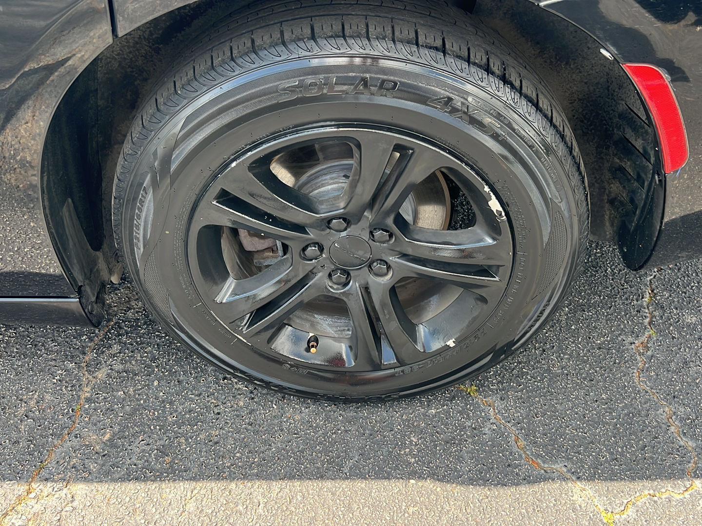 Used 2019 Pitch Black Clearcoat Dodge SXT image 39