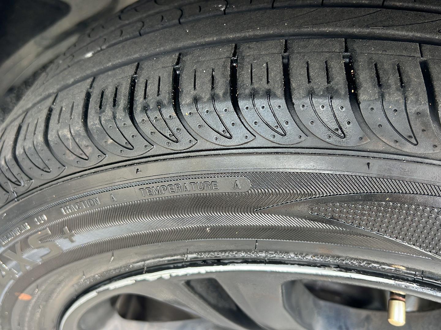 Used 2019 Pitch Black Clearcoat Dodge SXT image 42