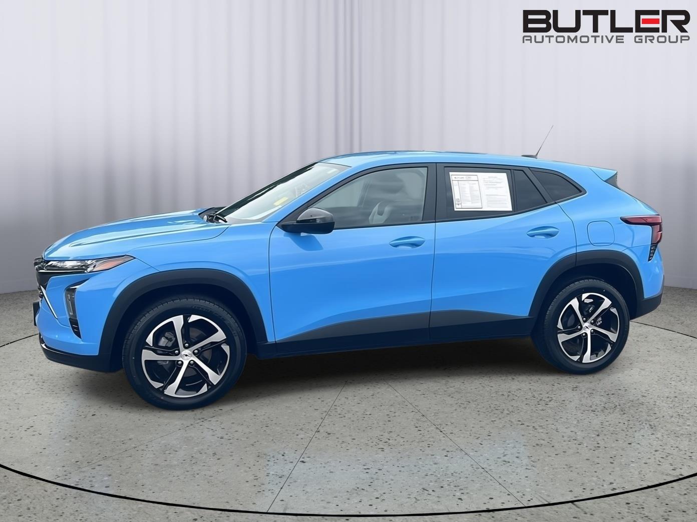 Used 2024 Fountain Blue Chevrolet 1RS image 3