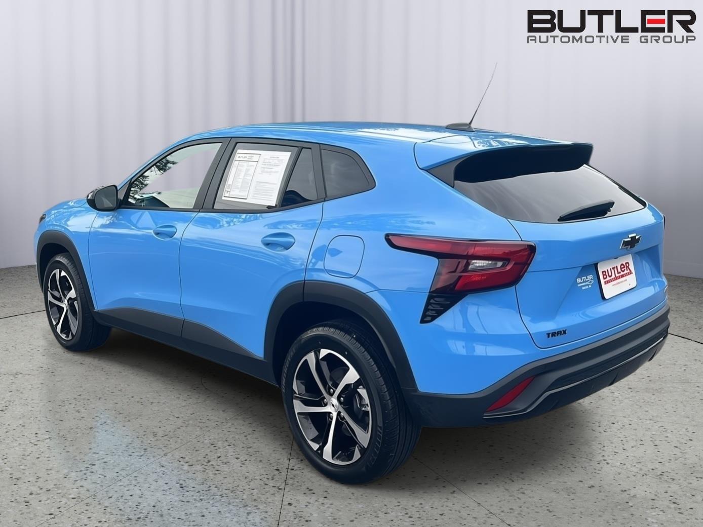 Used 2024 Fountain Blue Chevrolet 1RS image 4