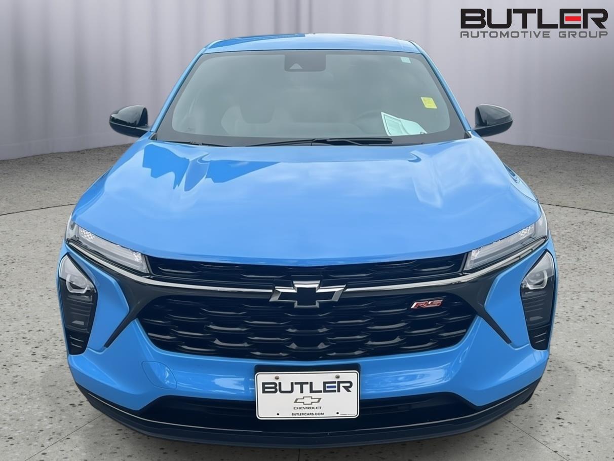 Used 2024 Fountain Blue Chevrolet 1RS image 9