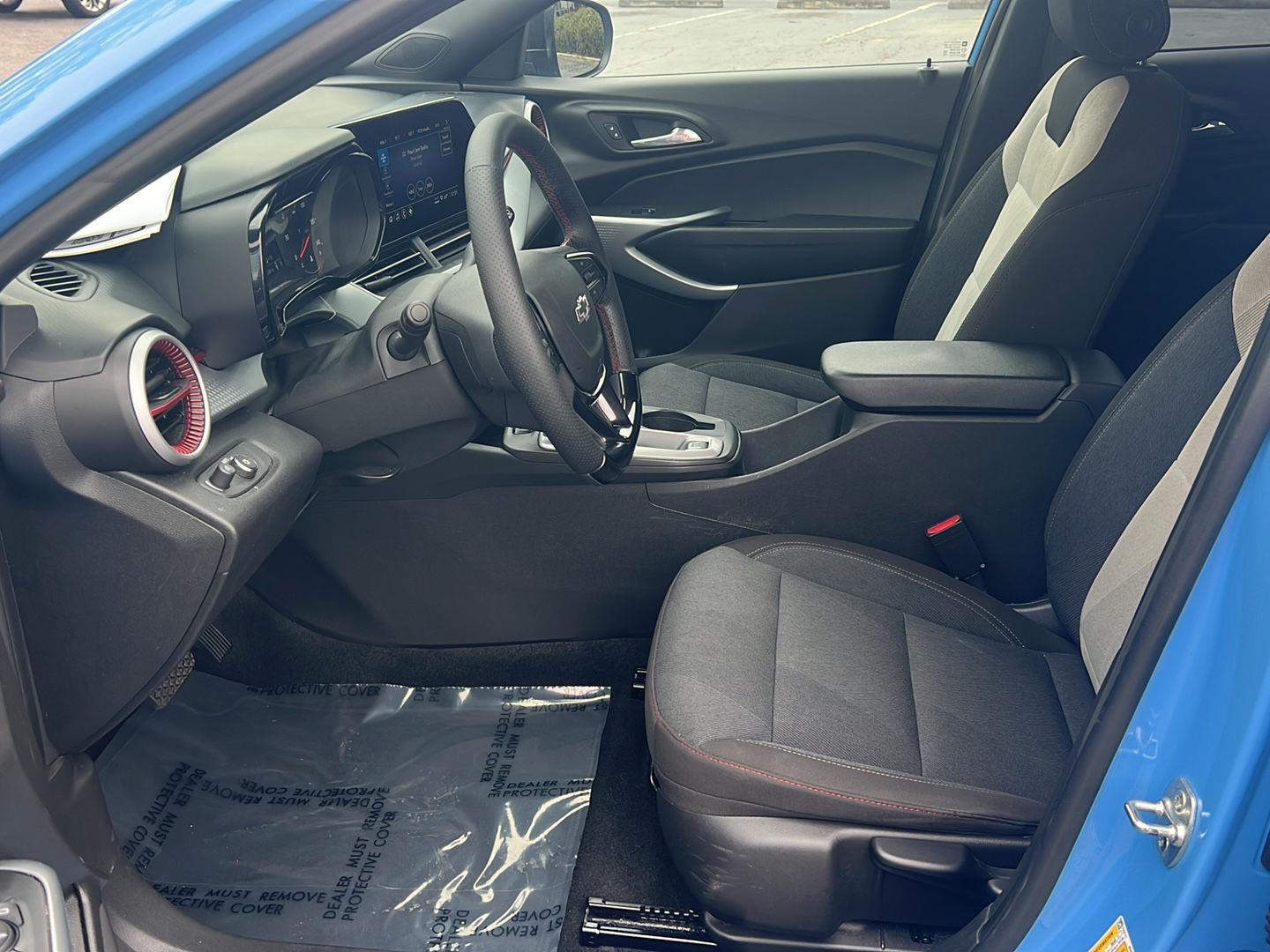 Used 2024 Fountain Blue Chevrolet 1RS image 10