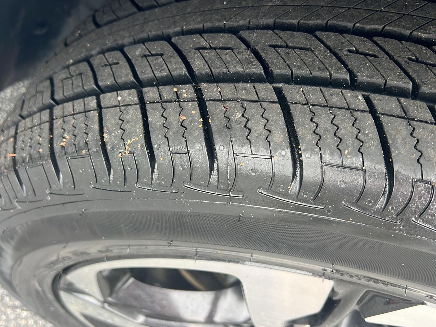 Used 2024 Fountain Blue Chevrolet 1RS image 39