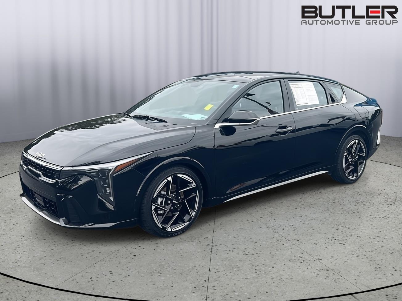 Used 2025 Aurora Black Pearl Kia GT-Line image 2