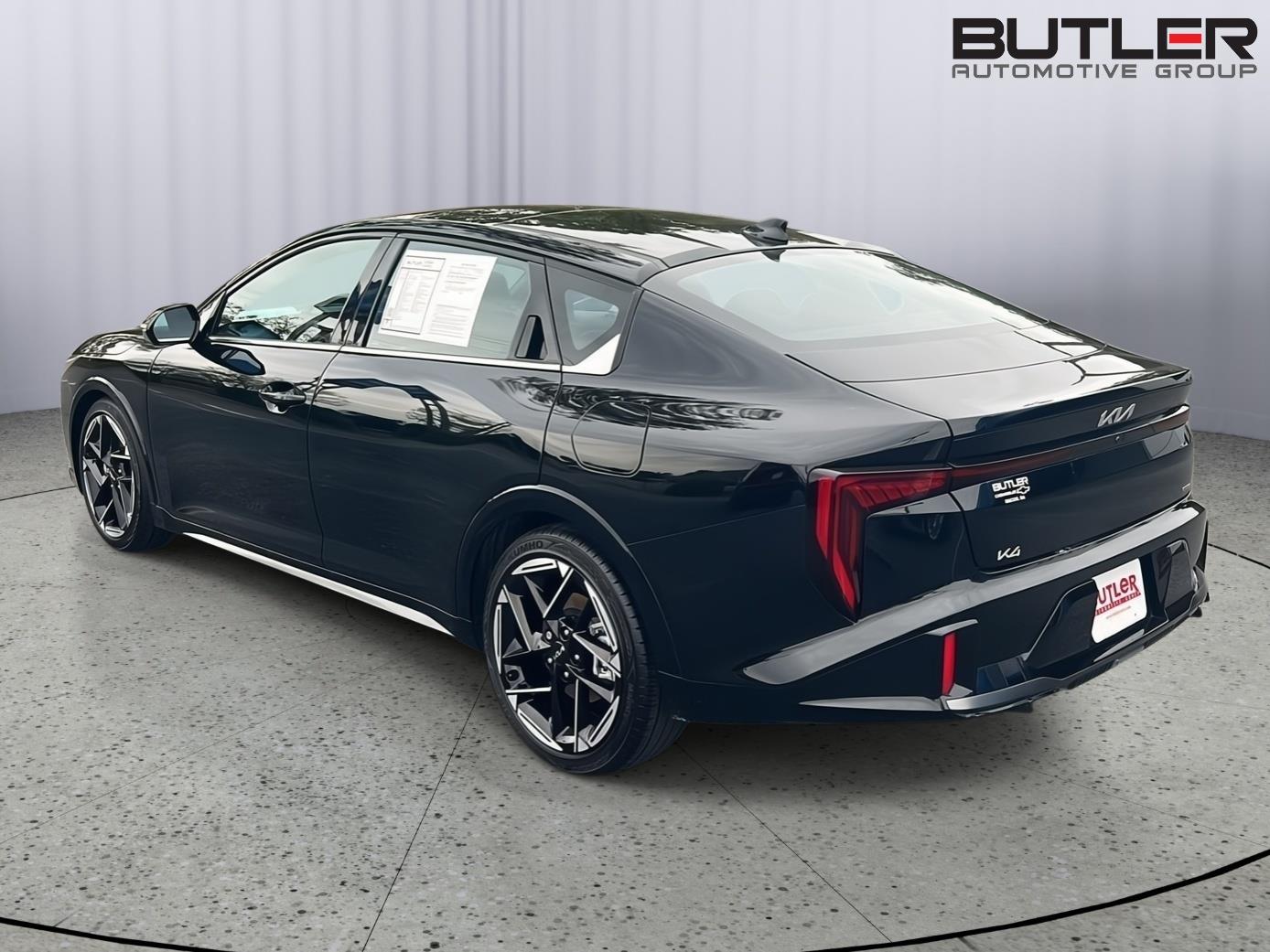 Used 2025 Aurora Black Pearl Kia GT-Line image 4