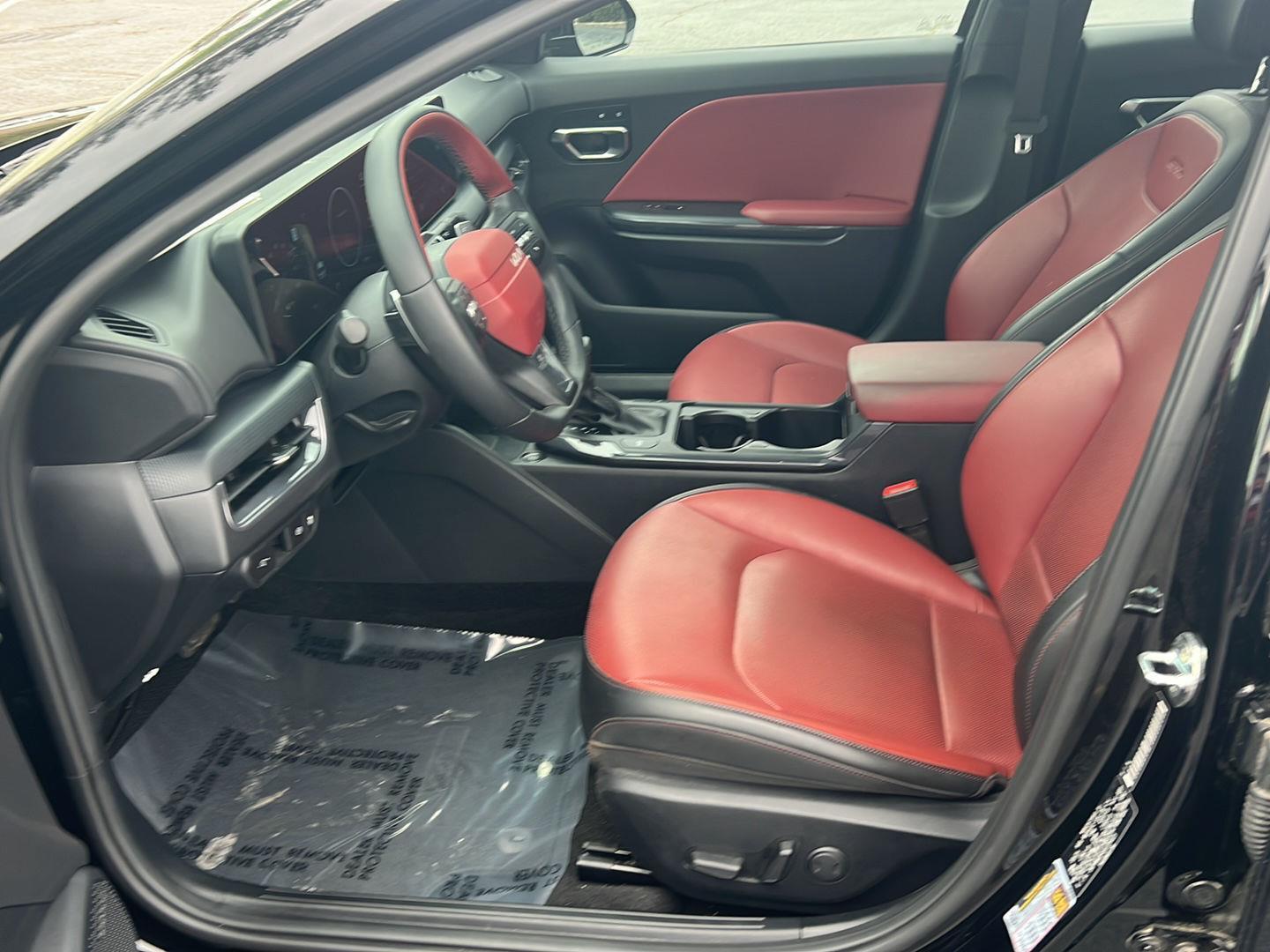 Used 2025 Aurora Black Pearl Kia GT-Line image 10