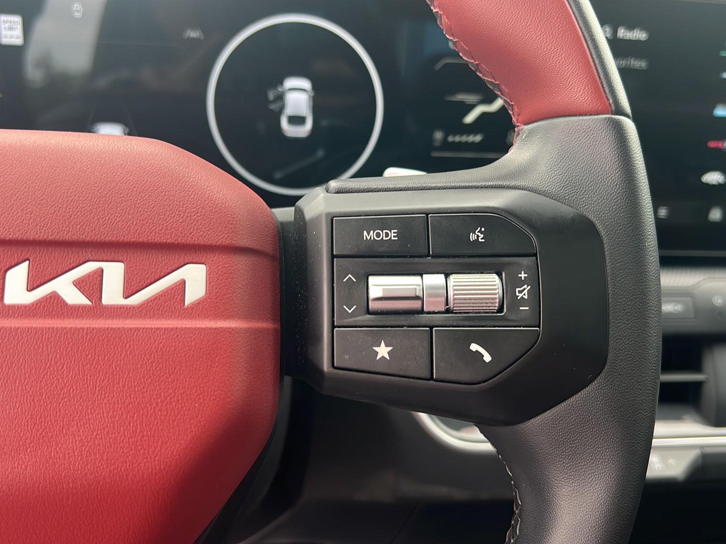 Used 2025 Aurora Black Pearl Kia GT-Line image 22