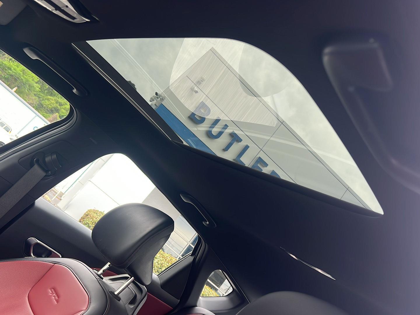 Used 2025 Aurora Black Pearl Kia GT-Line image 32