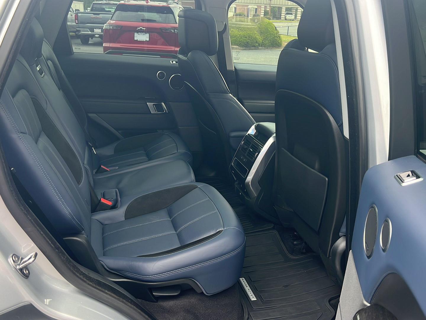 Used 2020 Indus Silver Metallic Land Rover HSE Dynamic image 13