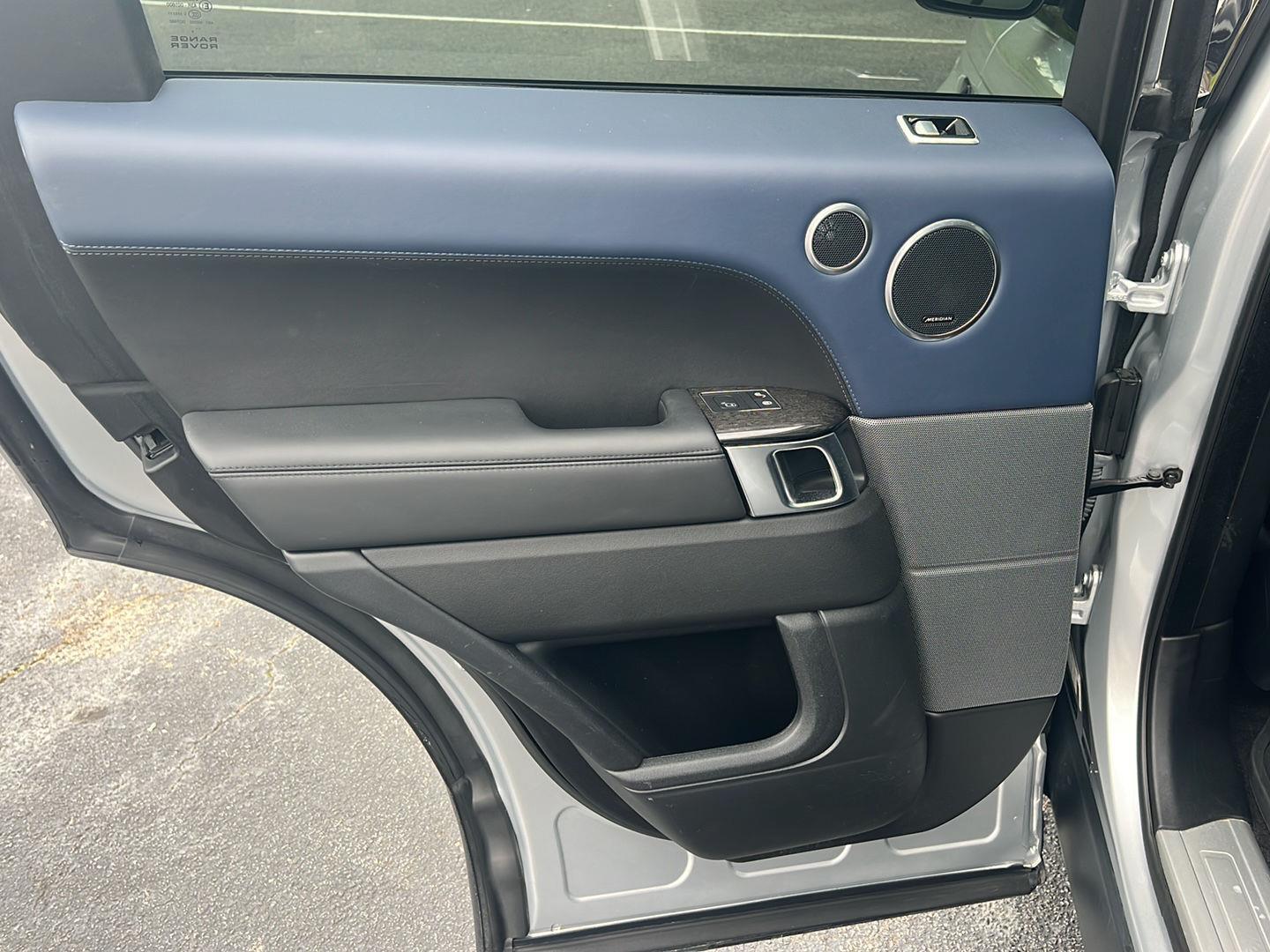 Used 2020 Indus Silver Metallic Land Rover HSE Dynamic image 18