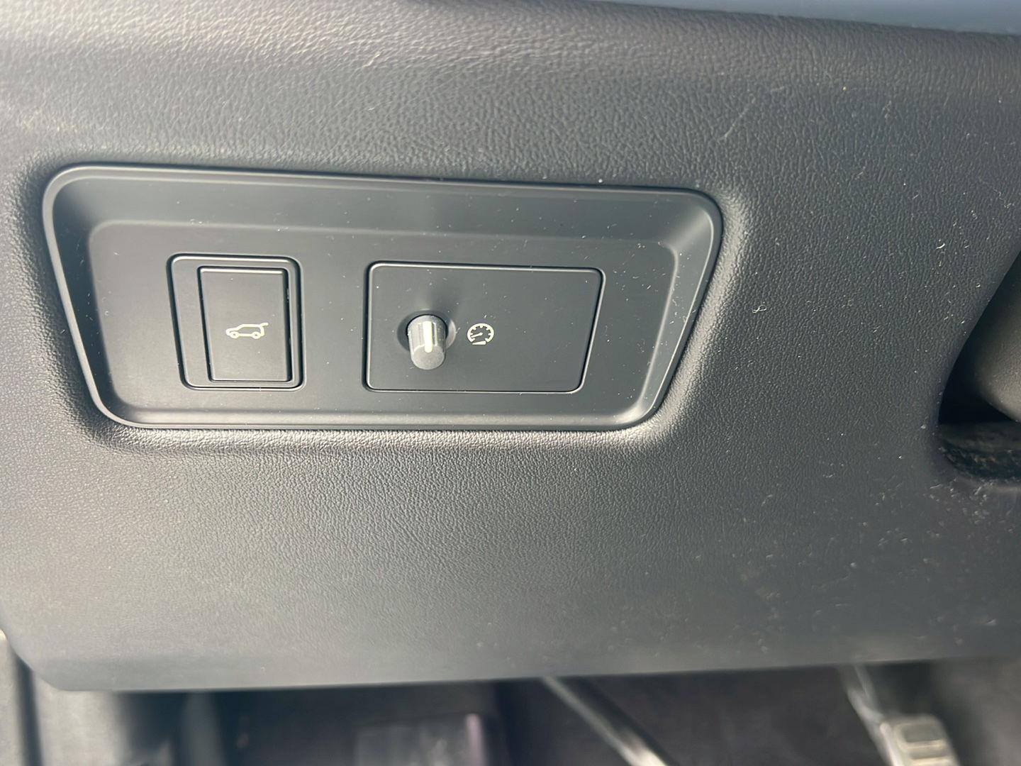 Used 2020 Indus Silver Metallic Land Rover HSE Dynamic image 20