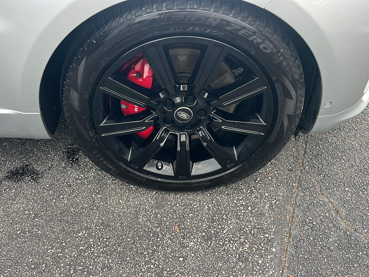 Used 2020 Indus Silver Metallic Land Rover HSE Dynamic image 40