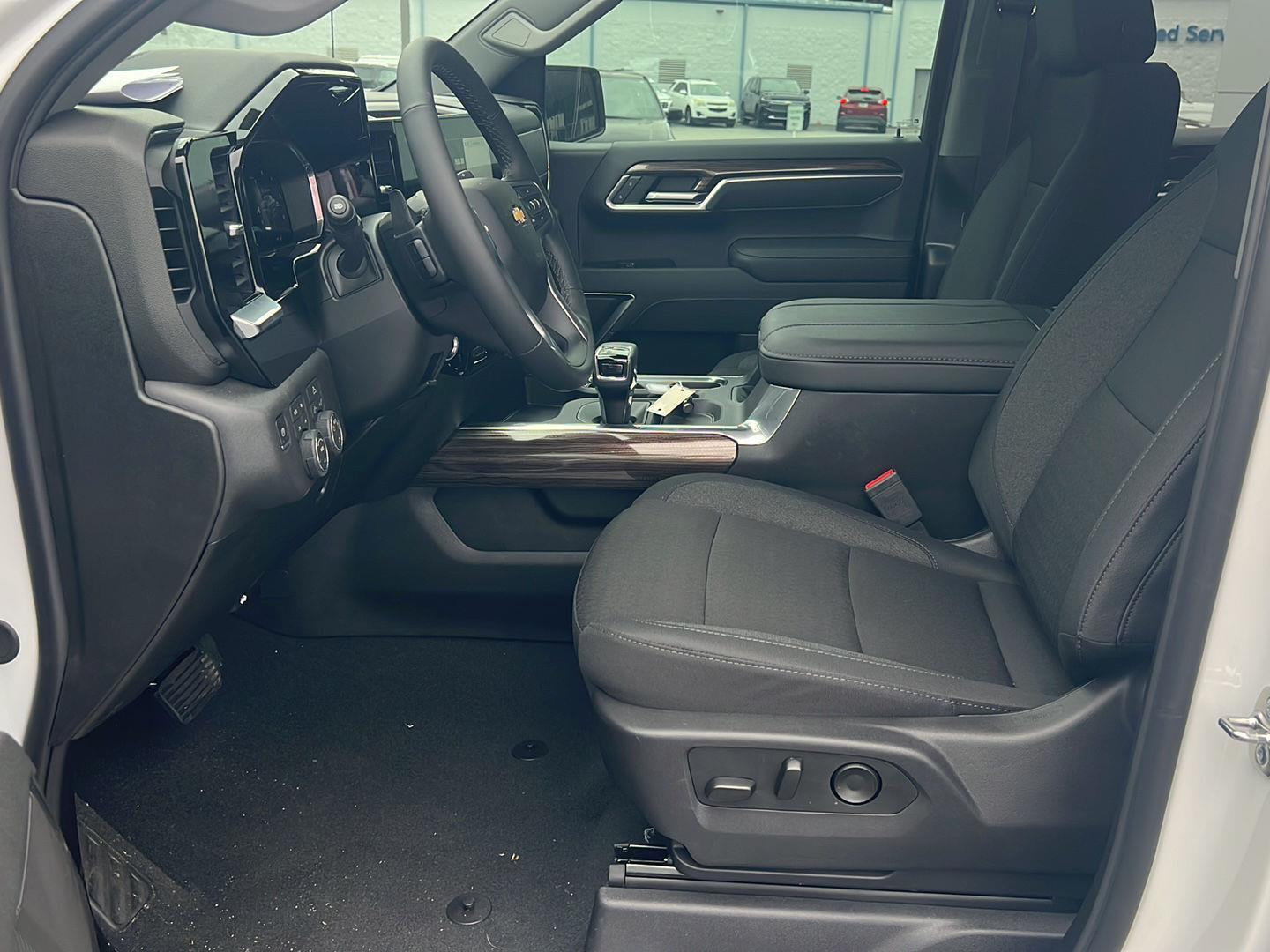 New 2026 Summit White Chevrolet LT image 10