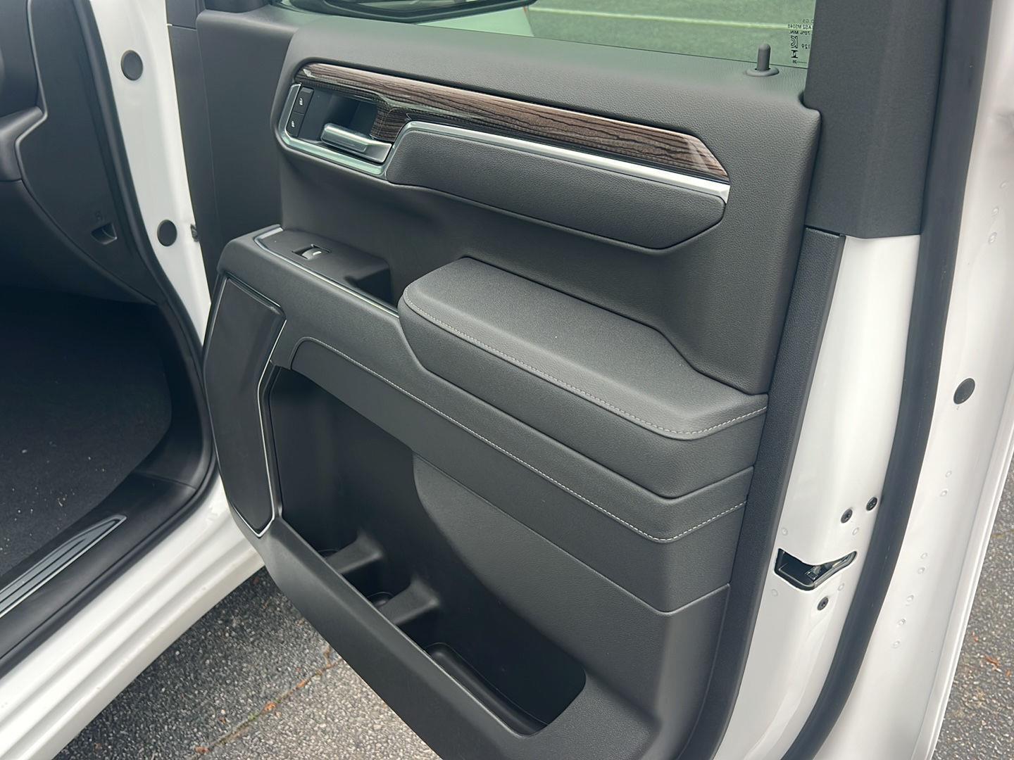 New 2026 Summit White Chevrolet LT image 14