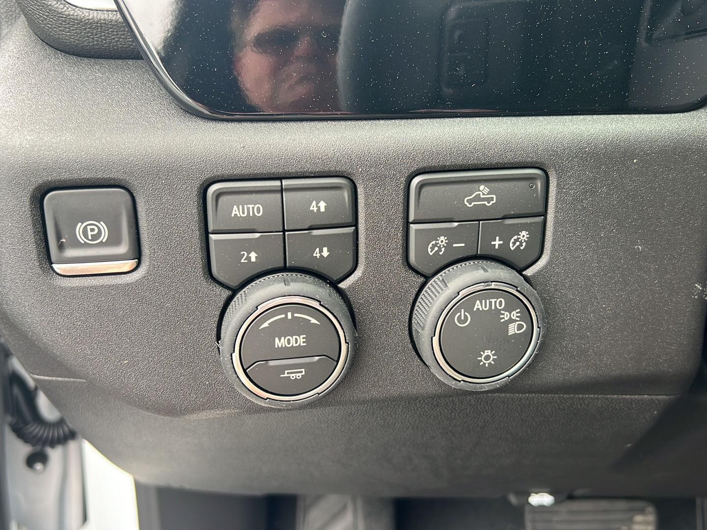 New 2026 Summit White Chevrolet LT image 19