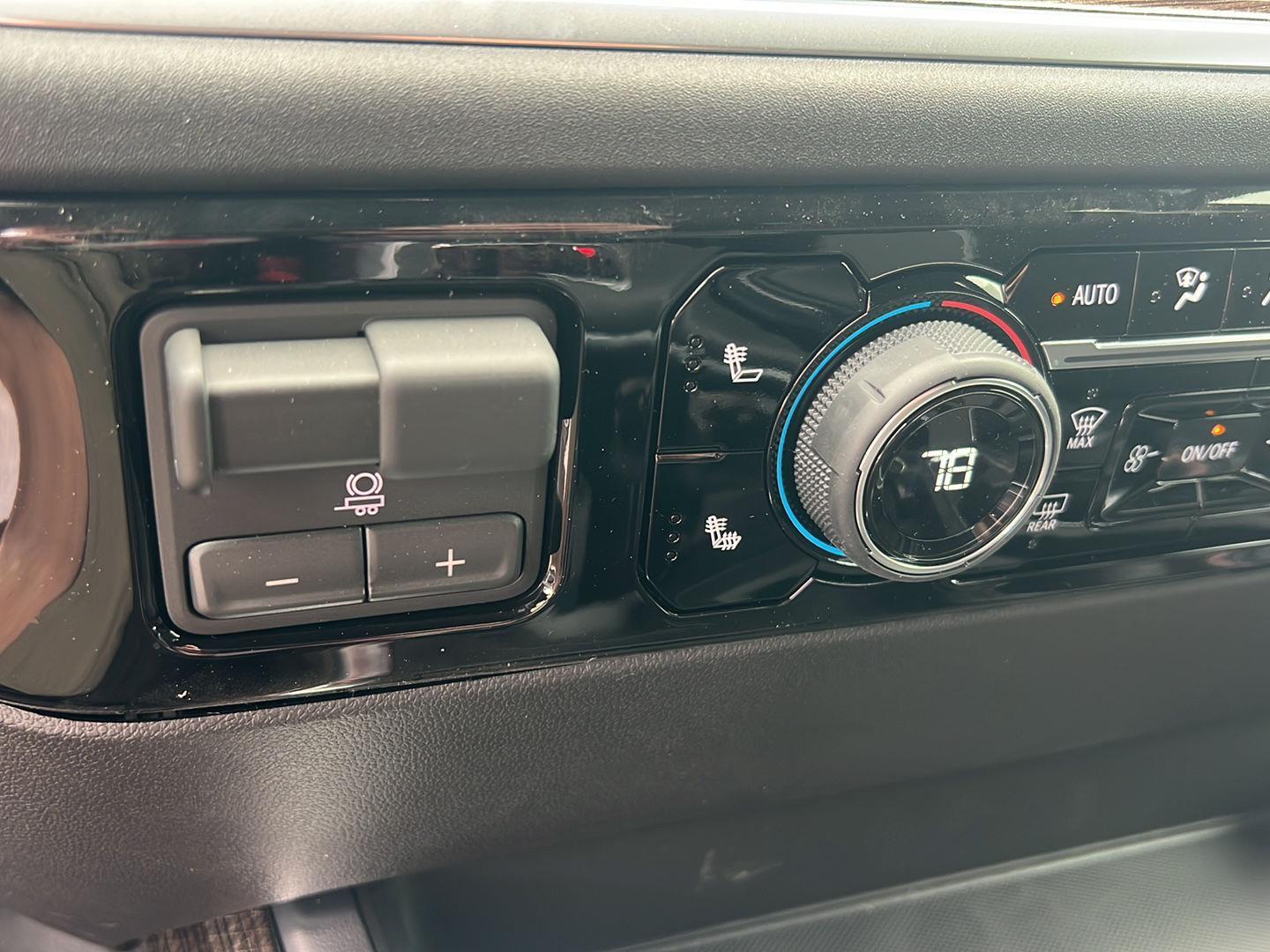 New 2026 Summit White Chevrolet LT image 28