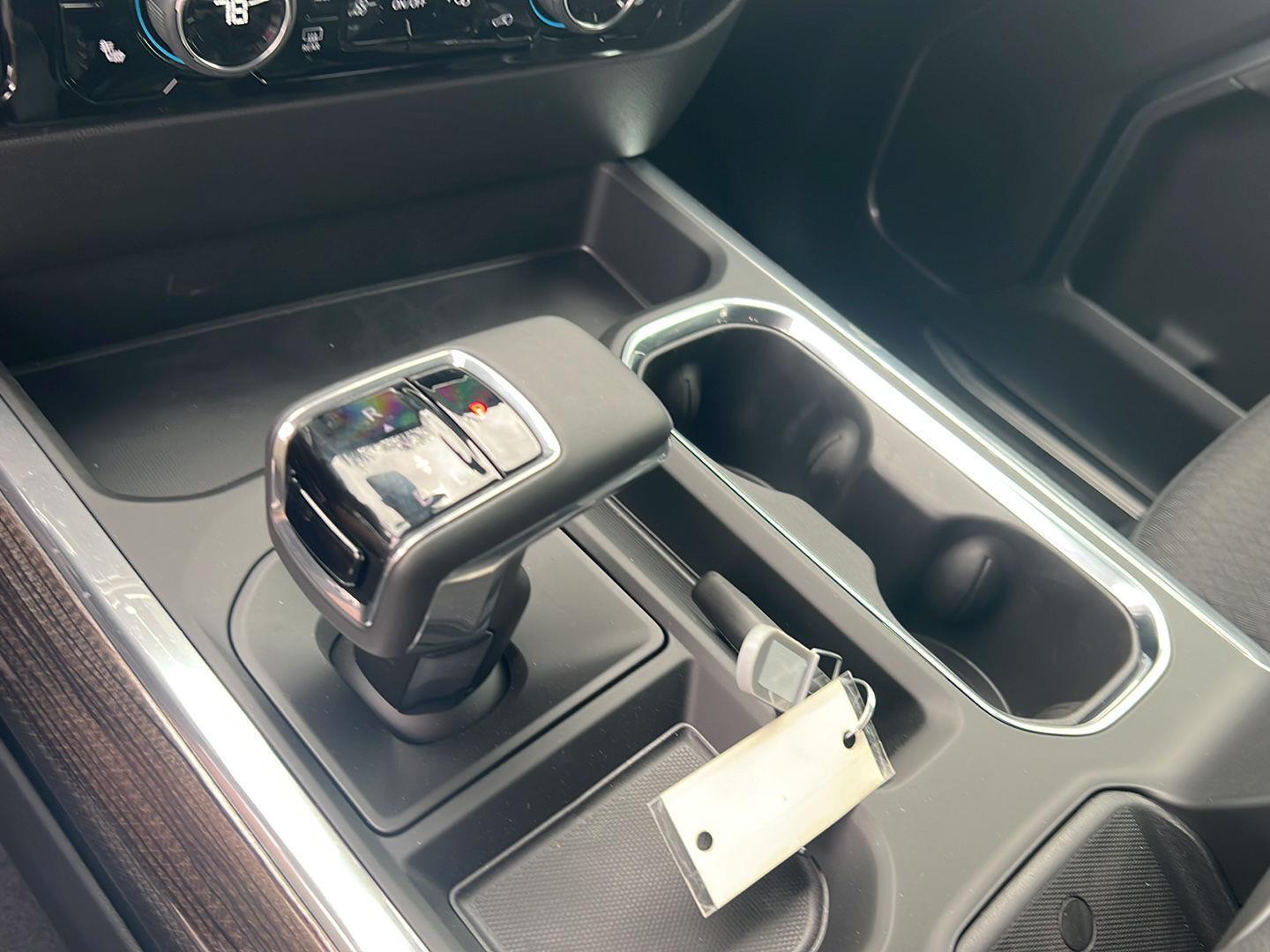 New 2026 Summit White Chevrolet LT image 29