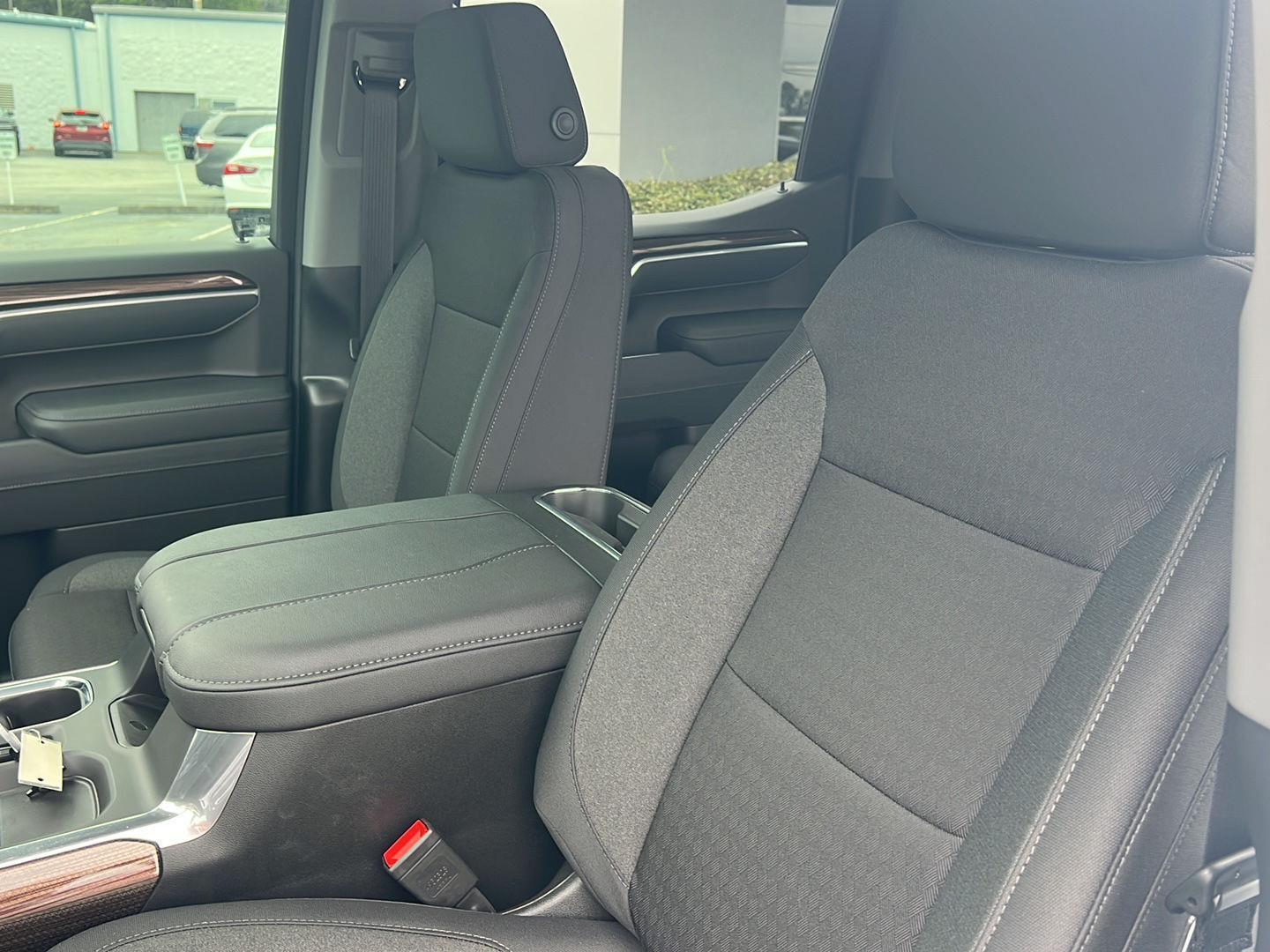 New 2026 Summit White Chevrolet LT image 30