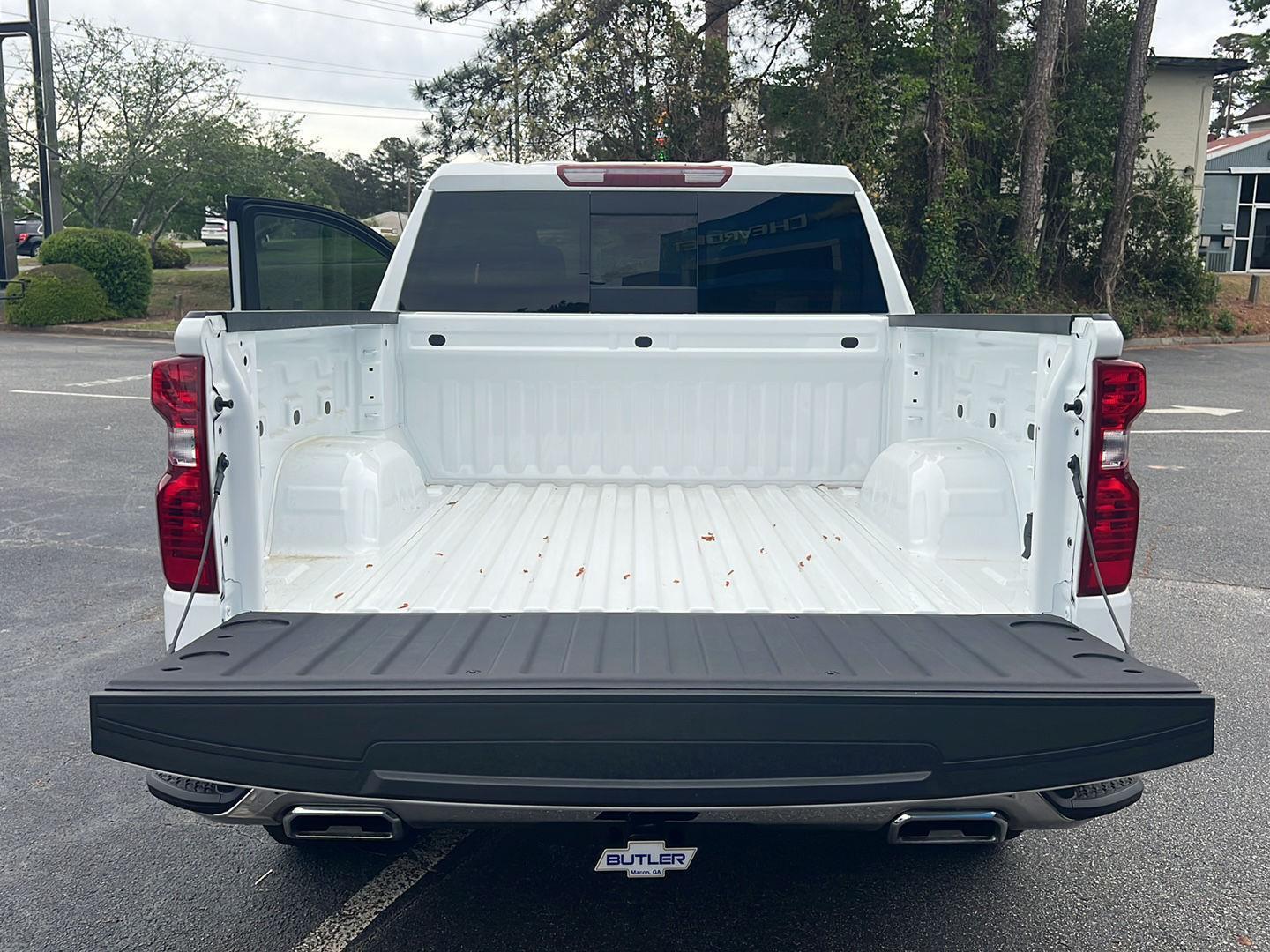 New 2026 Summit White Chevrolet LT image 33