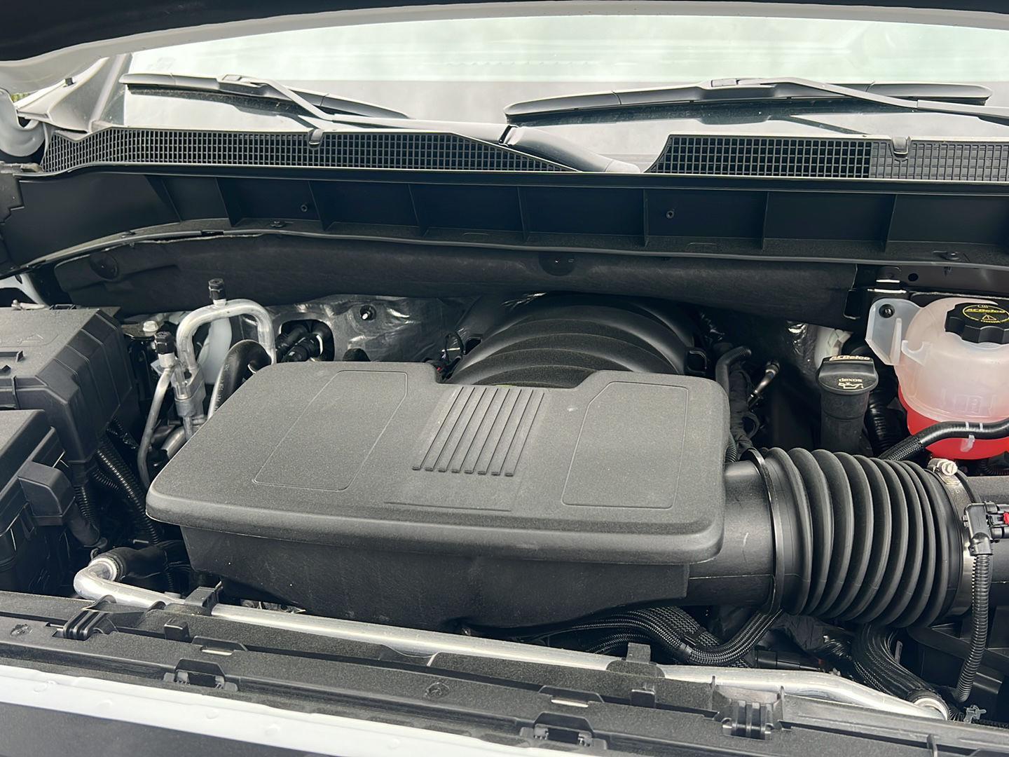 New 2026 Summit White Chevrolet LT image 34