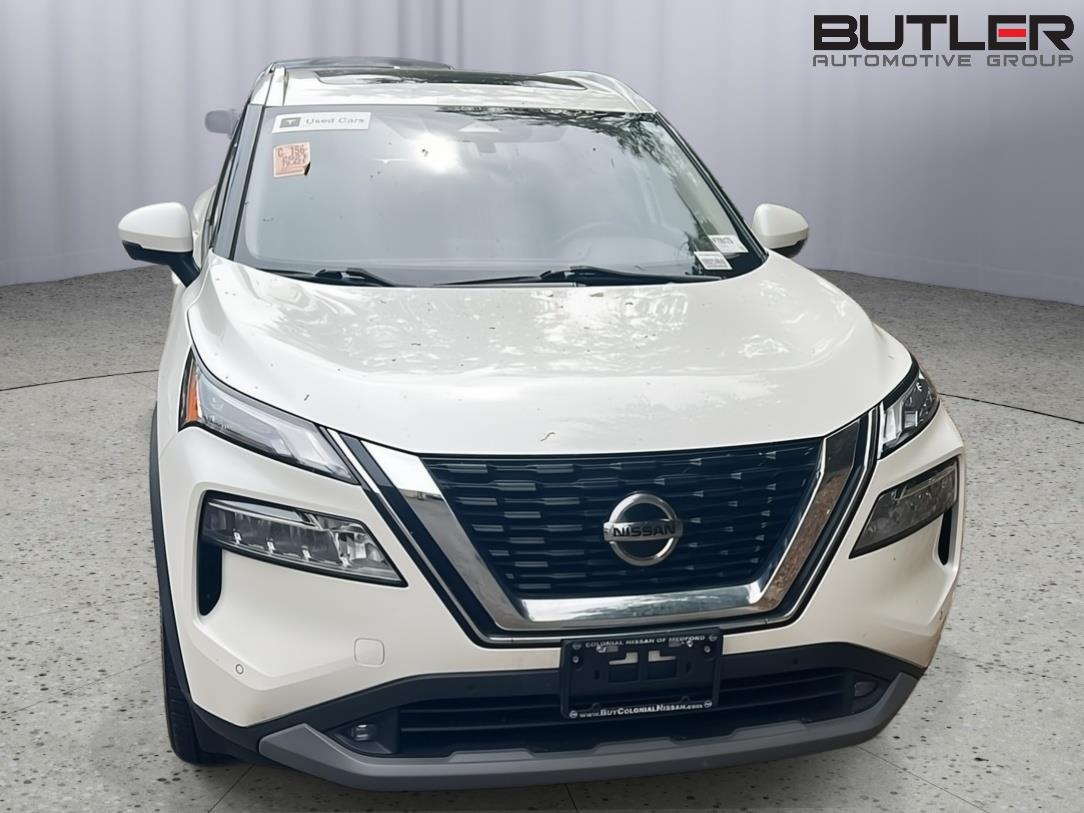 Used 2021 Pearl White Tricoat Nissan SL image 3