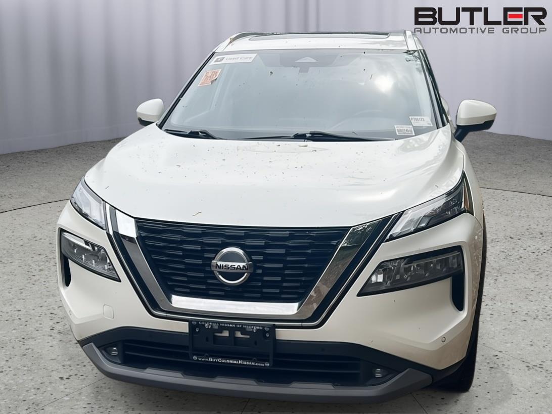 Used 2021 Pearl White Tricoat Nissan SL image 4